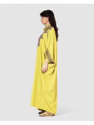 Luxurious caftan designed with elegant oriental touches Luxurious caftan designed with elegant oriental touches