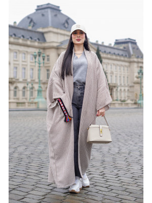 Luxury merino wool coat with a modern design 