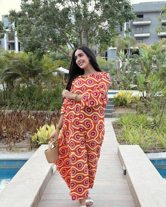 Long dress with elegant design