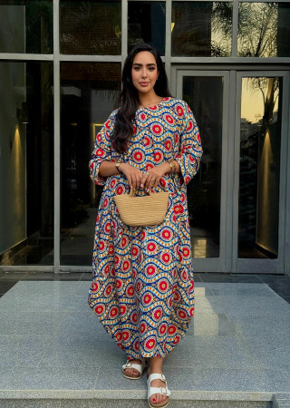 Long dress with elegant design