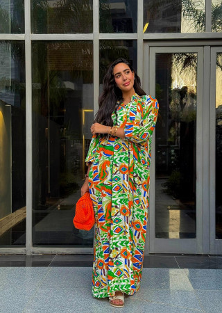 Long dress with a loose and comfortable design