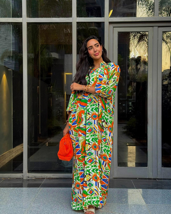 Long dress with a loose and comfortable design