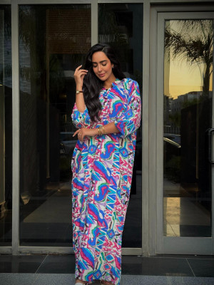 Long dress with a loose and comfortable design