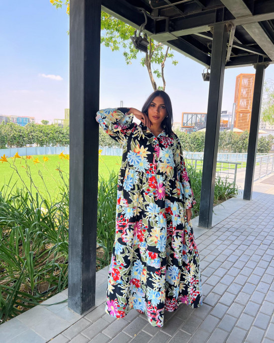 Long dress with colorful floral patterns Long dress with colorful floral patterns