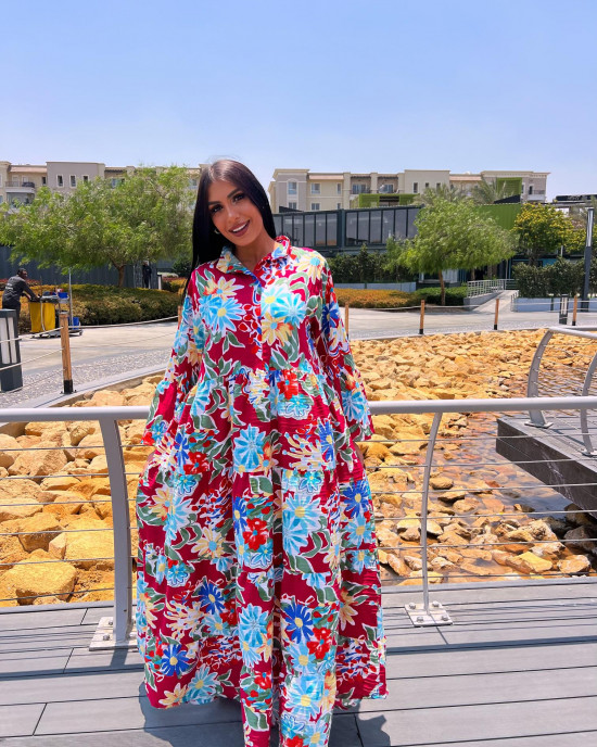 Long dress with colorful floral patterns Long dress with colorful floral patterns