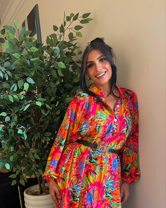 Long dress in brightly colored patterns Long dress in brightly colored patterns