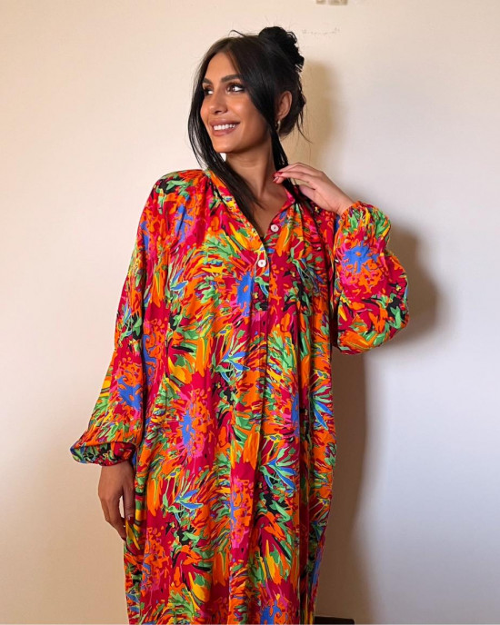 Long dress in brightly colored patterns Long dress in brightly colored patterns