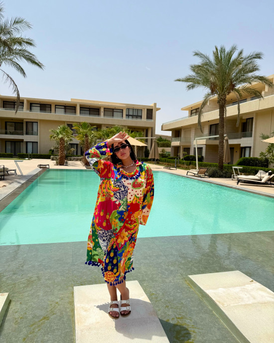 Short Linen Dress with Vibrant Tropical Prints Short Linen Dress with Vibrant Tropical Prints